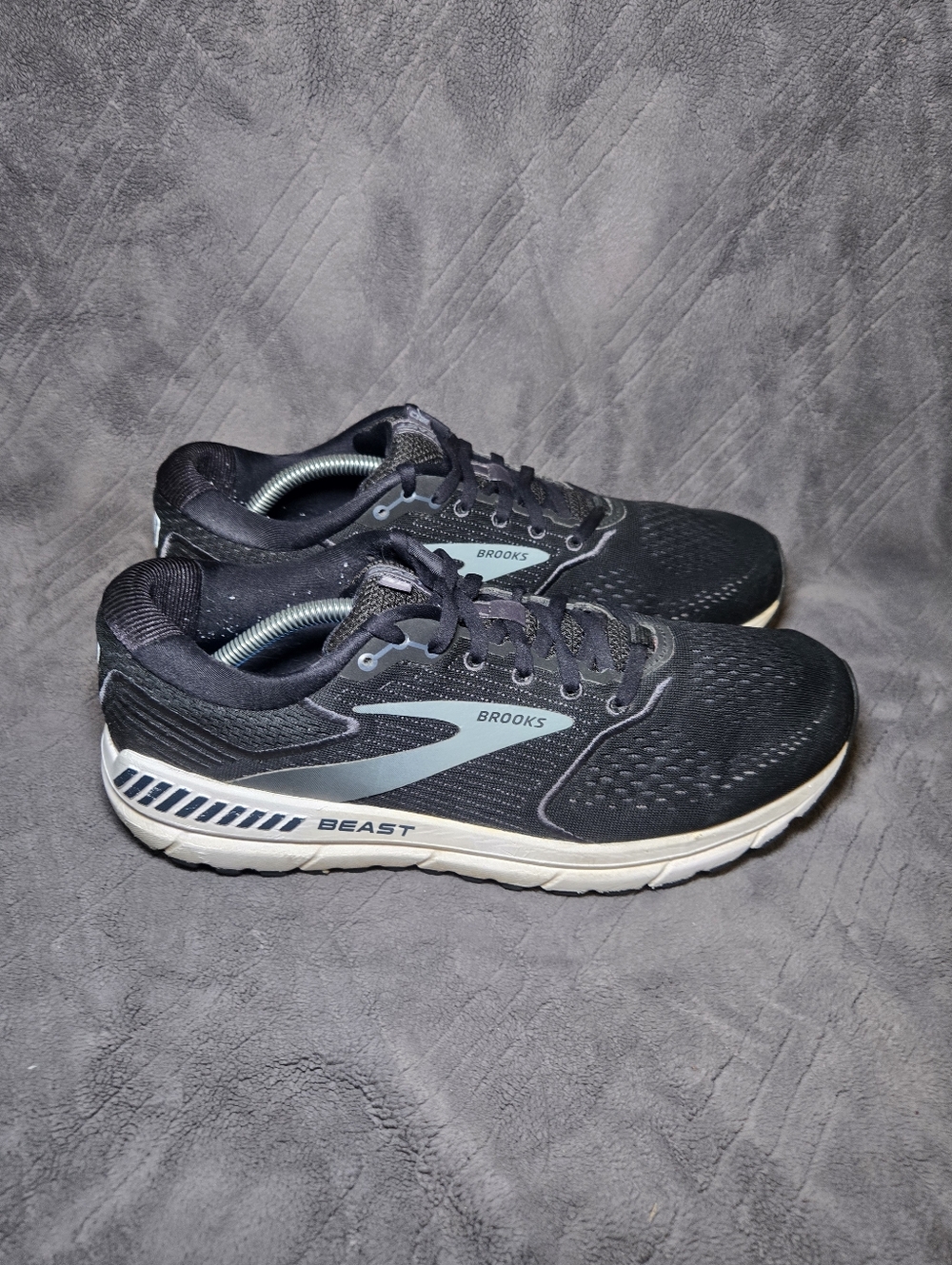 Brooks Beast 20 Running Shoes Mens Sz 11 Athletic Sneakers Trainers Black.